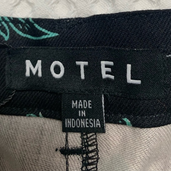 Size extra small, black and mint motel brand dragon pants. - Picture 8 of 9